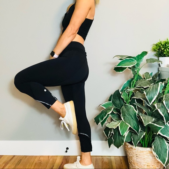 lululemon athletica Pants - Lululemon Black 7/8th Leggings Size 6